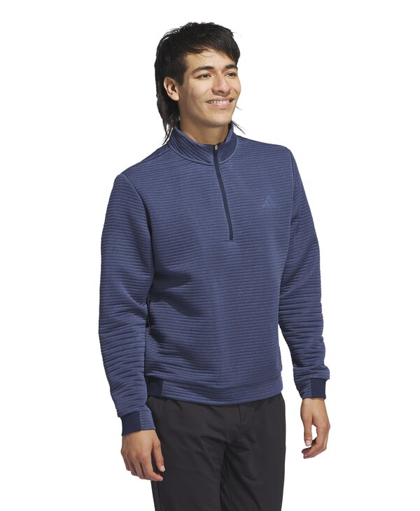 IL0562_6_APPAREL_OnModel_WalkingView_white.jpg