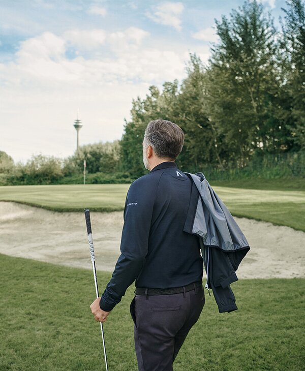 ALBERTO_GOLF_W23_MOTIF_04B_5437_NICK_RAIN_WINDFIGHTER_RGB.jpg